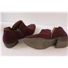 Image 3 : (2) Women's Ankle Shoes - Size 9