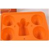 Image 4 : Palmistry Wall Decor Sign - 14" x 9.5", Pumpkin Placemat & Halloween Jello Mould