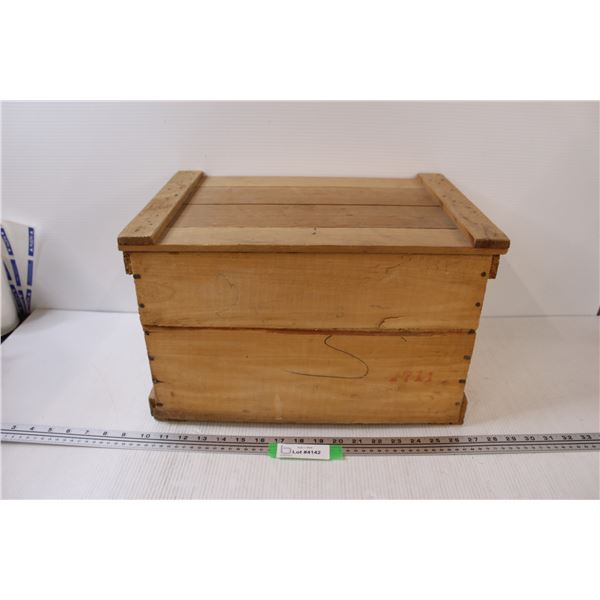 Wooden Crate w/Lid - 17" x 11" x 11"