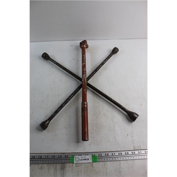 Lugnut Wrench and Torque Wrench