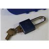 Image 2 : American Padlock w/Key - Small Blue Organizer