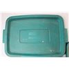 Image 3 : * Gray Rubbermaid Roughneck Tote With Green Extra Lid