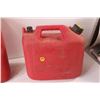 Image 3 : (2) Gasoline/Jerry Cans