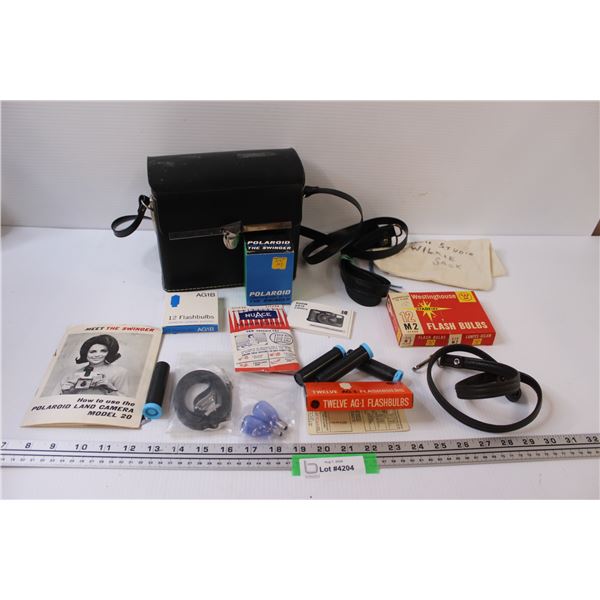 Vintage Polaroid Film a Accessories a Case