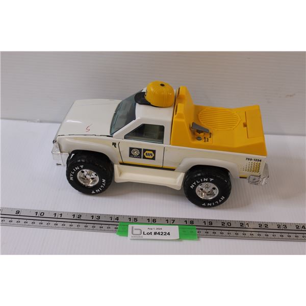 Truck Model May need Batteries As is