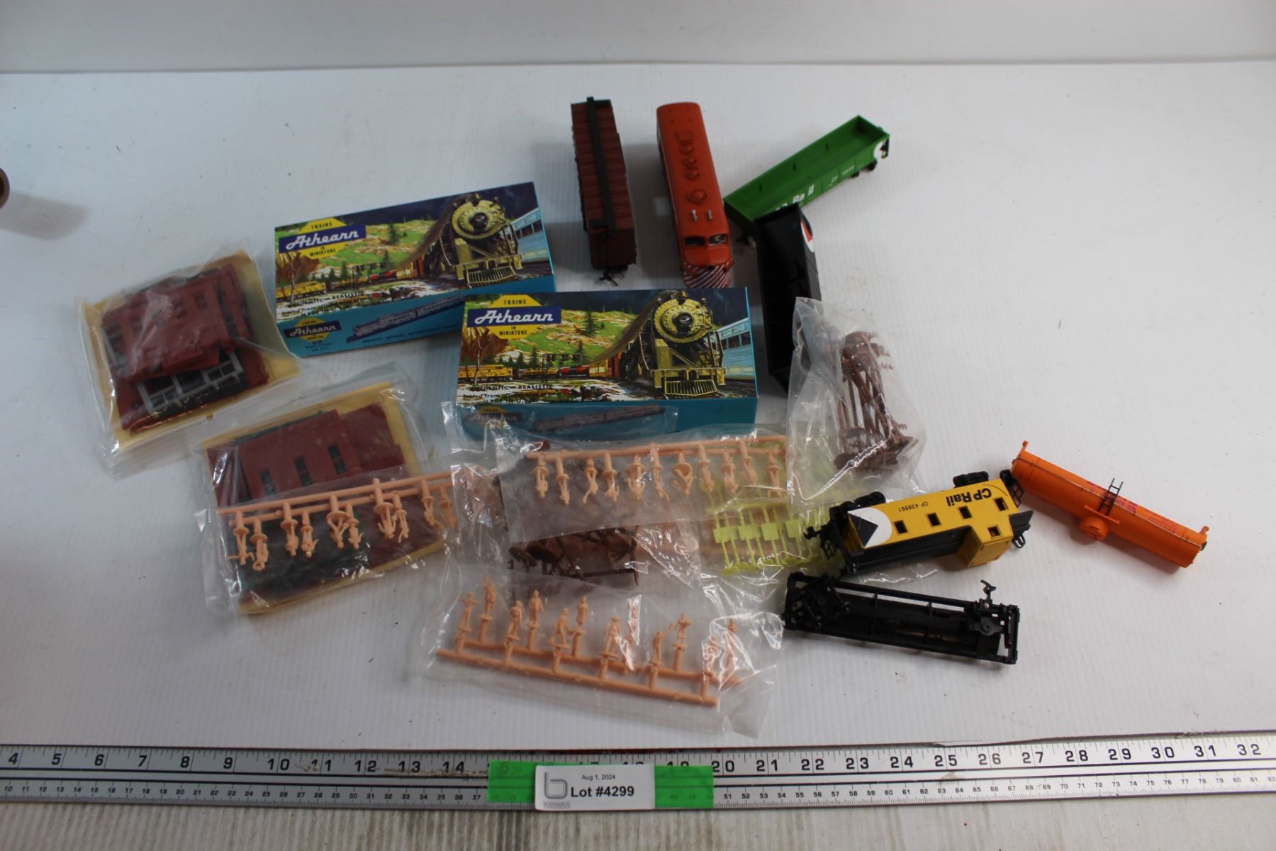 Assembly Model Train (2) Train Assembly Models - Bodnarus Auctioneering