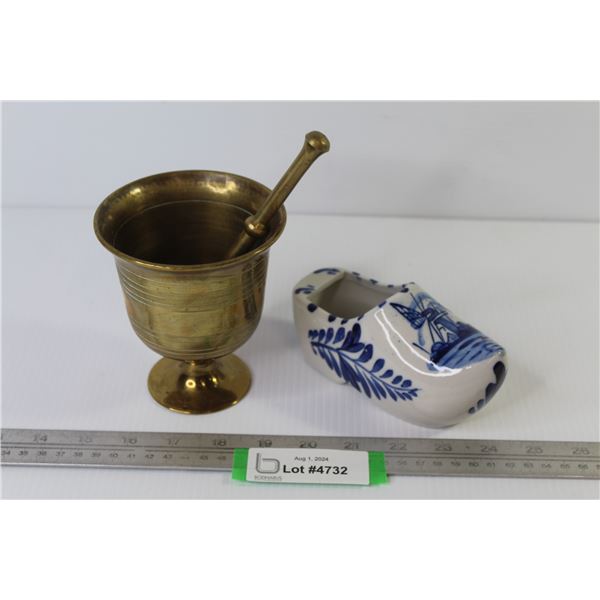 Hand Painted Delft Blue Color Ceramic Shoe - Brass Mortar & Pestle