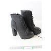 Image 1 : Pair Of High Heel Boots Size 8