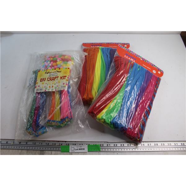 (2) Mondo Llama Fuzzy Sticks and Epique One DIY Craft Kit