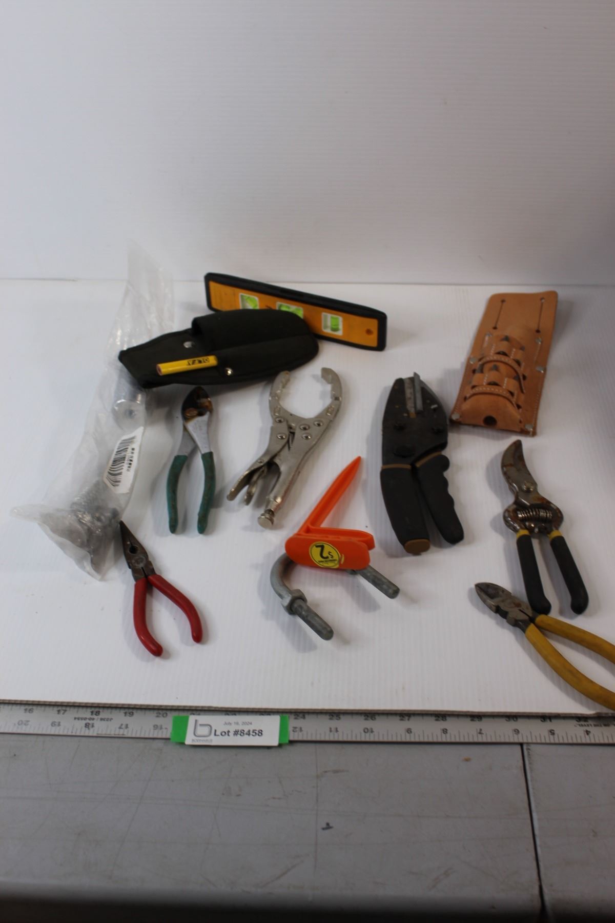 15 Lb Bulk Box Of Assorted Hand Tools – Various Brands & Types – Open Box / Like New