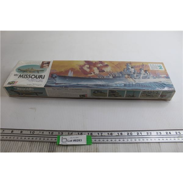 USS The Mighty Mo Boat Model Kit