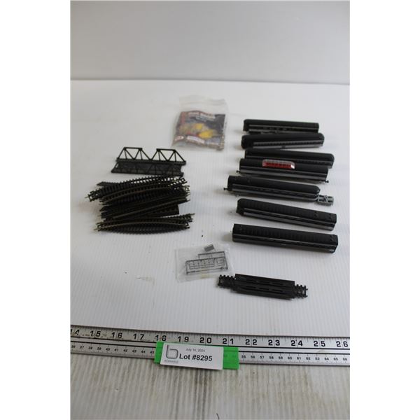 N Scale Tracks and Passenger Cars