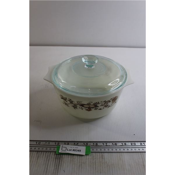 Pyrex Casserole Dish with Lid