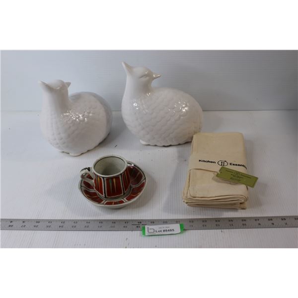 (2) Bird Decorations, Set of 4 Basic Napkins, Tea Cup & Saucer Set