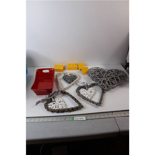 (4) hears Hanging Decorations, Red Rectangle Ceramic Bowl, (3) Sets of Brackets