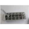 Image 3 : (2) Frigidaire Ice Cube Trays