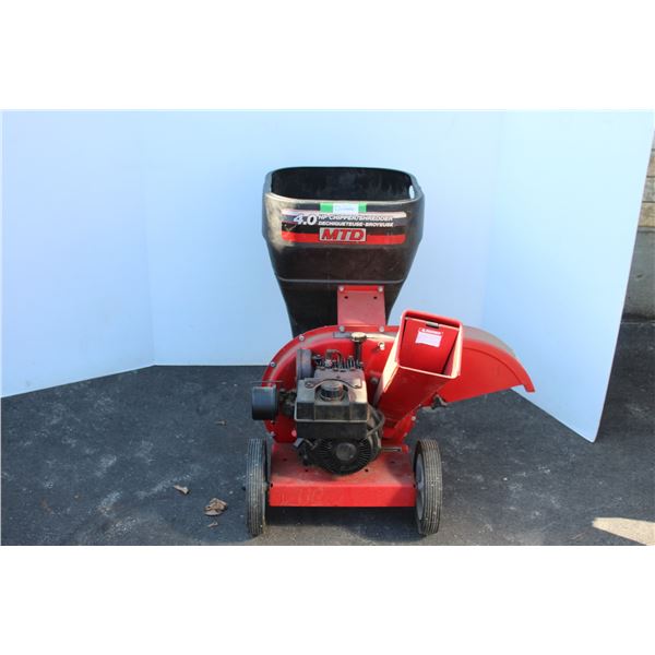 ** MTD 4.0HP Chipper/Shredder w/ Teclumsch Engine