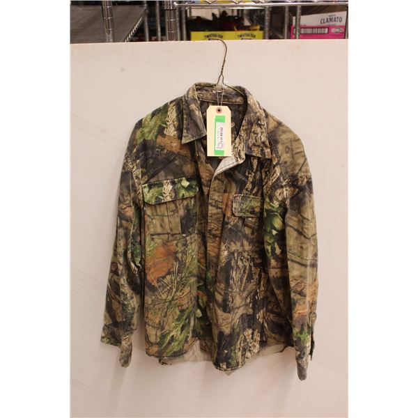 *Men's Cabela's Camo Jacket - Size Large