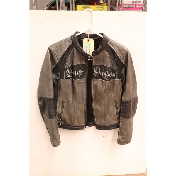 *Women's Harley Davidson Leather Motorcycle Jacket - Size Medium