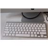 Image 3 : Apple Computer iOS High Sierra: 21"Screen, Wireless Keyboard & HP Wired mouse - Powers On, Consigner
