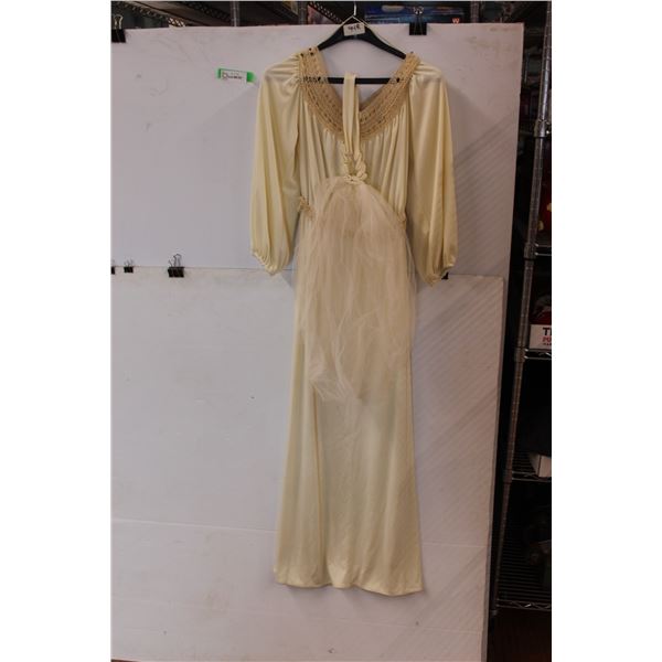 *Vintage Wedding Dress