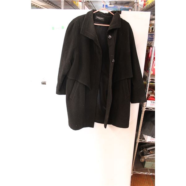 *Mona Lisa Fennelli Coat