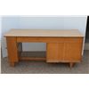 Image 7 : ** MCM Imperial Brand Desk - 24" x 66" x 30"