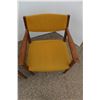 Image 2 : ** (2) Vintage Upholstered Chairs