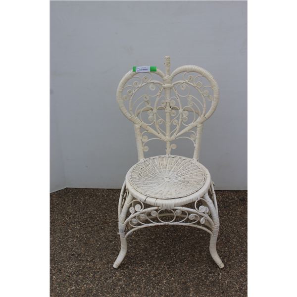 ** White Wicker Chair (Loose Cross Brace)