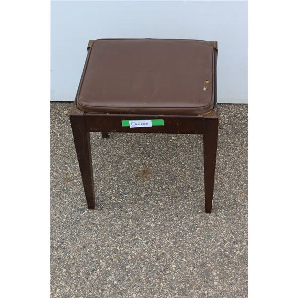 ** Sewing Chair w/Storage