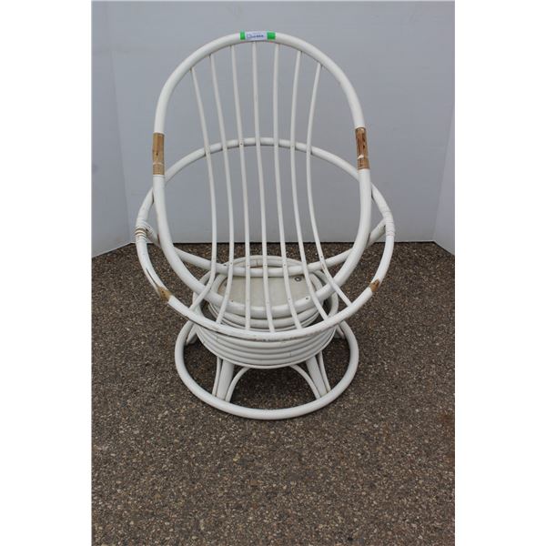 ** Rocking Papasan Chair (No Cushion) as is