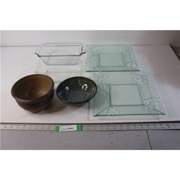 Assorted Kitchenware