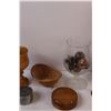 Image 3 : Lot: Lamp (untested), Ukrainian Eggs in Bowl, Vases, Basket