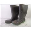 Image 6 : (2) Pairs of Rubber Boots-Size 6 and Size 3