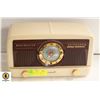 Image 1 : 1950S JEWEL PLASTIC TABLE TOP RADIO FOR REPAIR