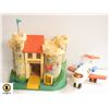 Image 1 : 1970S FISHER PRICE CASTLE AND AIRPLANE