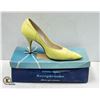 Image 1 : 1970S LADIES YELLOW HIGH HEELS SIZE 8