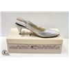 Image 1 : 1970S LADIES SILVER HIGH HEELS SZ 8