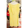 Image 1 : 1960S CANARY YELLOW SLEEVELESS DREAS SZ SM