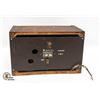 Image 2 : 1940S WOODEN RADIO UNTESTED NEEDS CORD