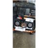 Image 2 : RIDGID 18V CORDLESS AIR COMPRESSOR WITH 2 BATTERIES AND CHARGER
