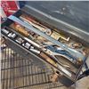 Image 2 : BEACH TOOL BOX WITH TRAY FULL OF ASSORTED HAND TOOLS
