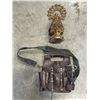 Image 2 : TRAY OF SCISSORS, TOOL POUCH AND DECOR ITEM