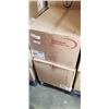 Image 1 : LARGE CASE OF WHITE PLASTIC CONTAINERS WITH CASE OF LIDS