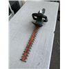 Image 2 : BLACK AND DECKER HEDGE TRIMMER