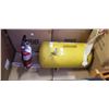 Image 1 : AIR TANK AND FIRE EXTINGUISHER