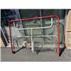 Image 2 : FOLDING HOCKEY NET, STICKS, PUCKS AND 2 SOCCER BALLS
