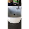 Image 2 : LAUNDRY SINK WITH FAUCET