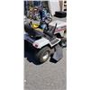 Image 2 : CRAFTSMAN RIDE ON MOWER, NEEDS BATTERY