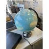 Image 8 : RECORD PLAYER AND GLOBE
